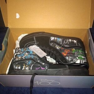 NWB Vans x Disney Villains Sk8-Hi Sneakers men's size 11